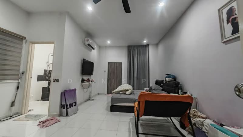 Rumah Teres 2 Tingkat untuk Dijual di Setia Tropika (Johor Bahru) - Dennis Peh - Living Room - PropertyGuru.com.my