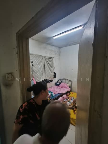 Pangsapuri untuk Dijual di Pangsapuri Kiambang - William Chin - Bedroom - PropertyGuru.com.my
