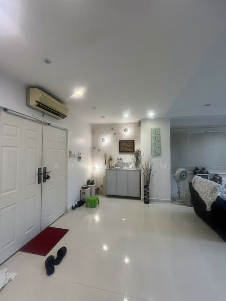 Kondominium untuk Dijual di Ridzuan Condominium - Agnes Lim - Living Room - PropertyGuru.com.my