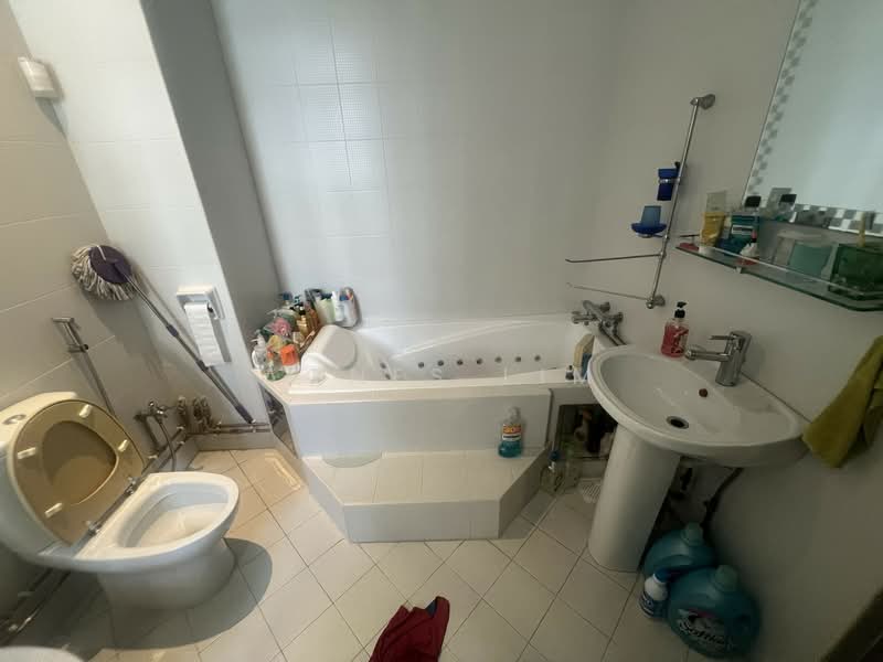 Kondominium untuk Dijual di Ridzuan Condominium - Agnes Lim - Bathroom - PropertyGuru.com.my