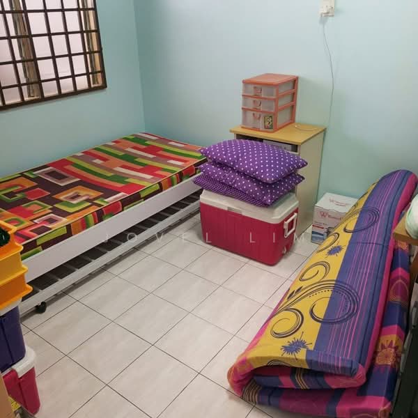1.5-storey Terraced House for Sale in Taman Bukit Jaya (Ulu Tiram) - Jovel Lim - Bedroom - PropertyGuru.com.my