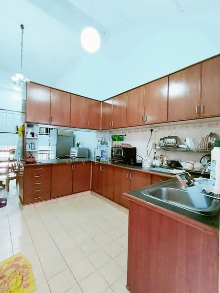 1.5-storey Terraced House for Sale in Taman Bukit Jaya (Ulu Tiram) - Jovel Lim - Kitchen - PropertyGuru.com.my