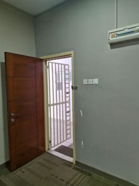 Pejabat untuk Disewa di Kota Damansara (Selangor) - Yen . - Entrance - PropertyGuru.com.my