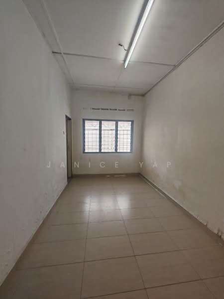 2-storey Terraced House for Sale in Taman Kosas (Ampang) - Janice Yap - Bedroom 2 - PropertyGuru.com.my