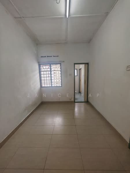 2-storey Terraced House for Sale in Taman Kosas (Ampang) - Janice Yap - Bedroom 3 - PropertyGuru.com.my