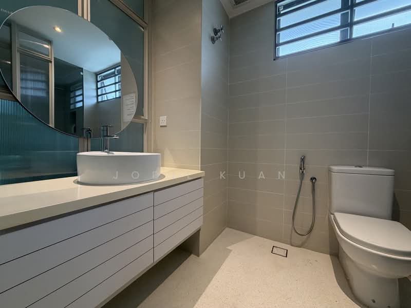 Townhouse for Sale in Taman Meru (Ipoh) - Jodie Kuan - Master Bedroom Ensuite - PropertyGuru.com.my