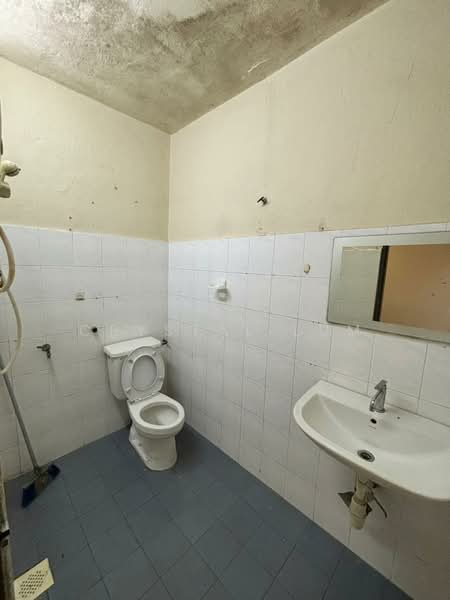 Rumah Teres 1 Tingkat untuk Disewa di Taman Kepong (Kepong) - Crystal Lum - Bathroom - PropertyGuru.com.my