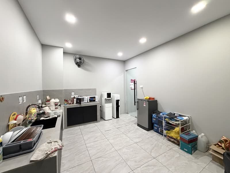 Kilang untuk Dijual di Chan Sow Lin (Cheras) - CK Yee - Kitchen - PropertyGuru.com.my
