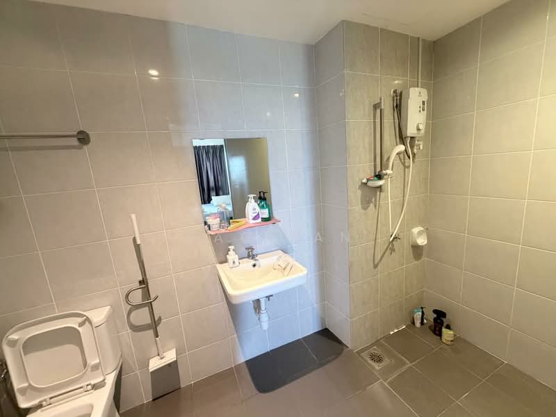 Condominium for Rent at The Edge Residence - Yao Tan - Bathroom - PropertyGuru.com.my