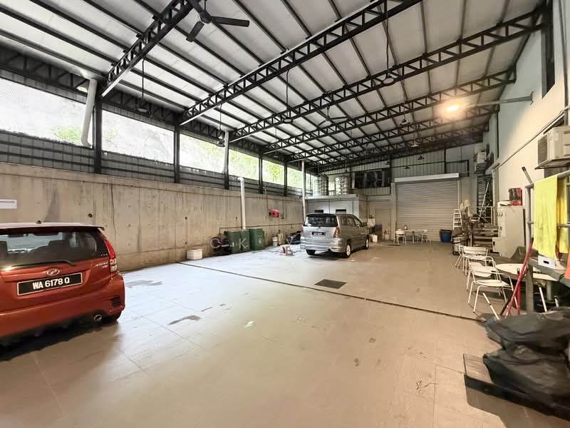 Kilang untuk Dijual di Desa Tun Razak (Cheras) - CK Yee - Car Park - PropertyGuru.com.my