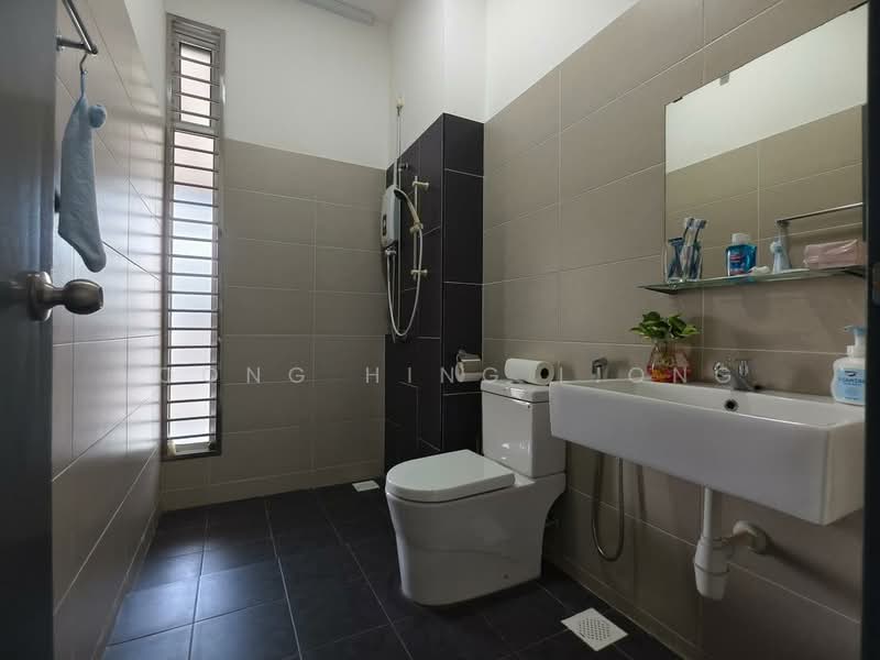 Rumah Teres 2 Tingkat untuk Dijual di Bandar Seri Alam (Masai) - Loong Hing Liong - Bathroom - PropertyGuru.com.my