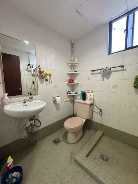 Pangsapuri untuk Dijual di Mewah View Luxurious Apartments - Chen Shieh Yu - Bathroom - PropertyGuru.com.my