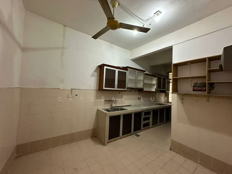 2.5-storey Terraced House for Rent in Taman Desa Karunmas (Balakong) - Crystal Lum - Kitchen - PropertyGuru.com.my