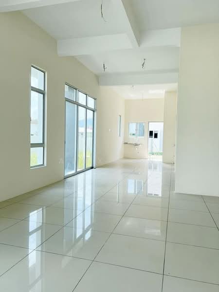 Rumah Teres 2 Tingkat untuk Dijual di Shah Alam (Selangor) - Alex Tan - Living Room - PropertyGuru.com.my