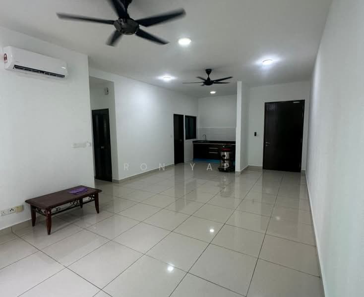 Kondominium untuk Disewa di The Henge - Ron Yap - Living Room - PropertyGuru.com.my
