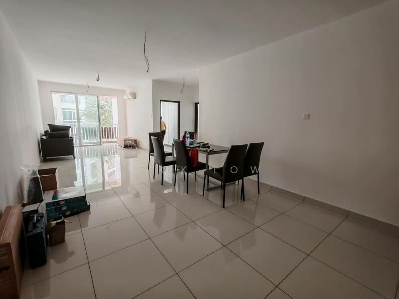 Servis Apartment untuk Disewa di KSL Residence @ Daya - Nick Low - Living Room - PropertyGuru.com.my