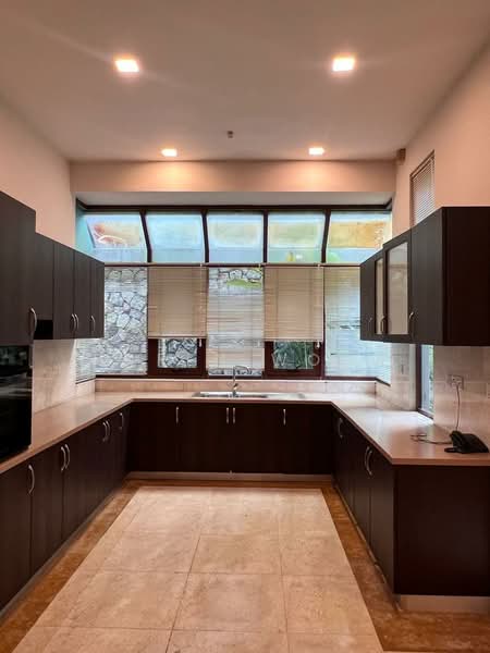 Bungalow House untuk Disewa di Mont Kiara (Kuala Lumpur) - Caren Wong - Kitchen - PropertyGuru.com.my