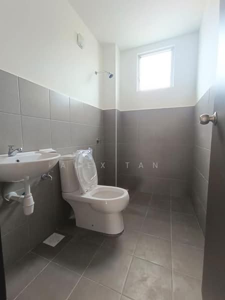 2-storey Terraced House for Sale in Sepang (Selangor) - Alex Tan - Bathroom - PropertyGuru.com.my