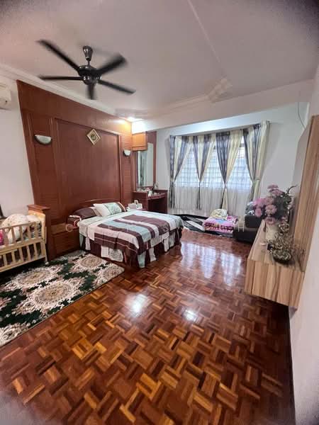 Bungalow for Sale in Taman Bukit Kempas (Tampoi) - Chen Shieh Yu - Bedroom - PropertyGuru.com.my