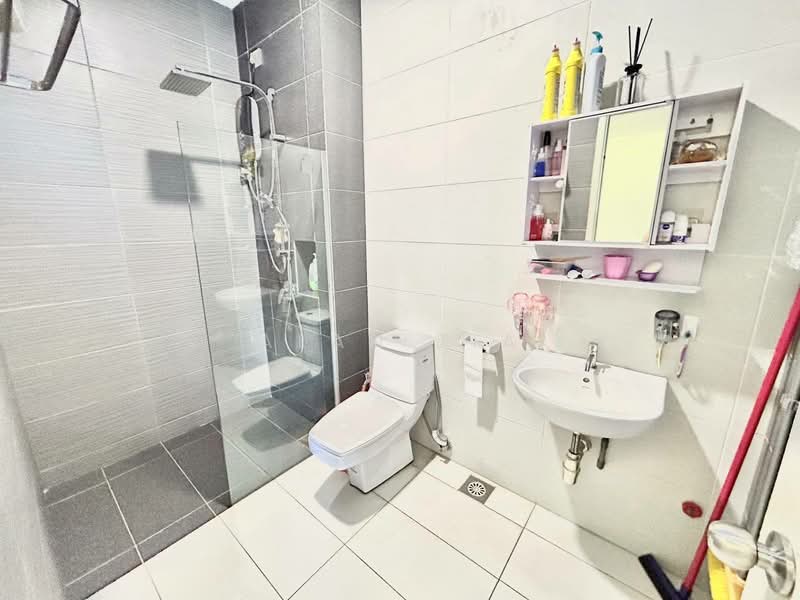 Pangsapuri untuk Dijual di Impian Senibong Residences - Alan Tia - Bathroom - PropertyGuru.com.my