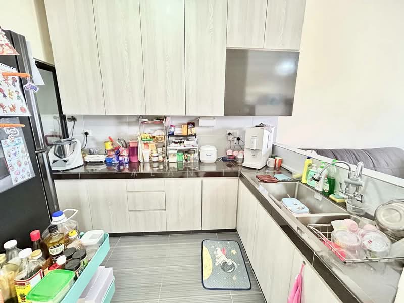 Pangsapuri untuk Dijual di Impian Senibong Residences - Alan Tia - Kitchen - PropertyGuru.com.my