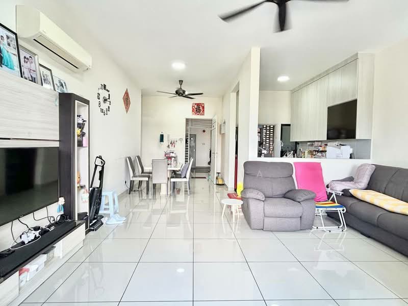 Pangsapuri untuk Dijual di Impian Senibong Residences - Alan Tia - Living Room - PropertyGuru.com.my