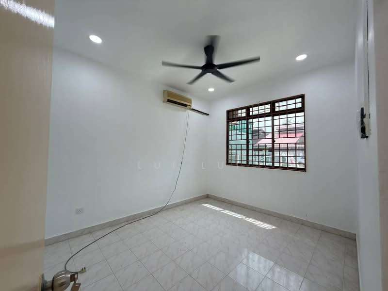 1-storey Terraced House for Sale in Johor Bahru (Johor) - Lui Lui - Bedroom - PropertyGuru.com.my