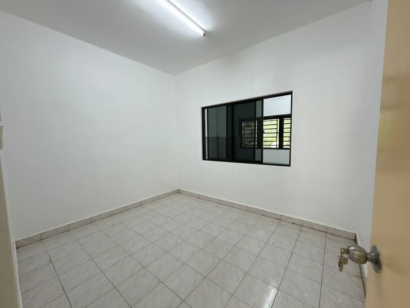 1-storey Terraced House for Sale in Johor Bahru (Johor) - Lui Lui - Bedroom - PropertyGuru.com.my