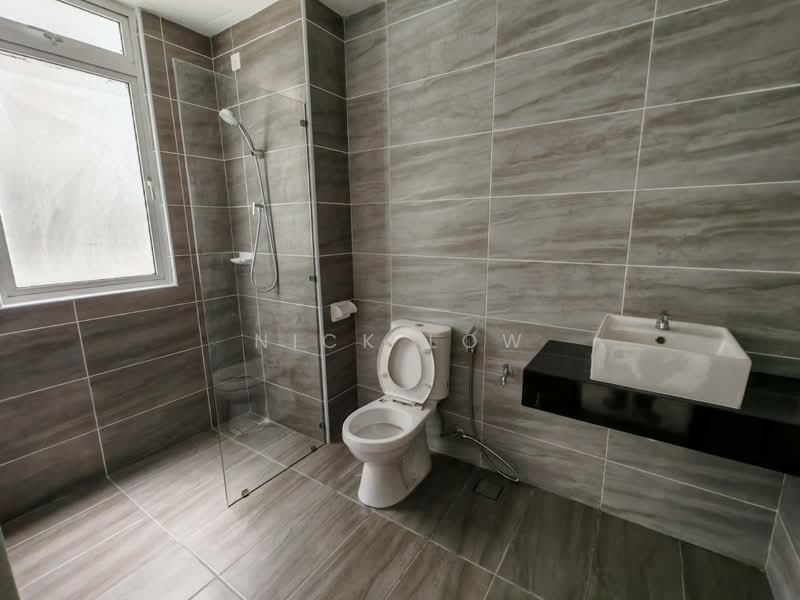 1-storey Terraced House for Rent in Taman Universiti (Skudai) - Nick Low - Bathroom - PropertyGuru.com.my