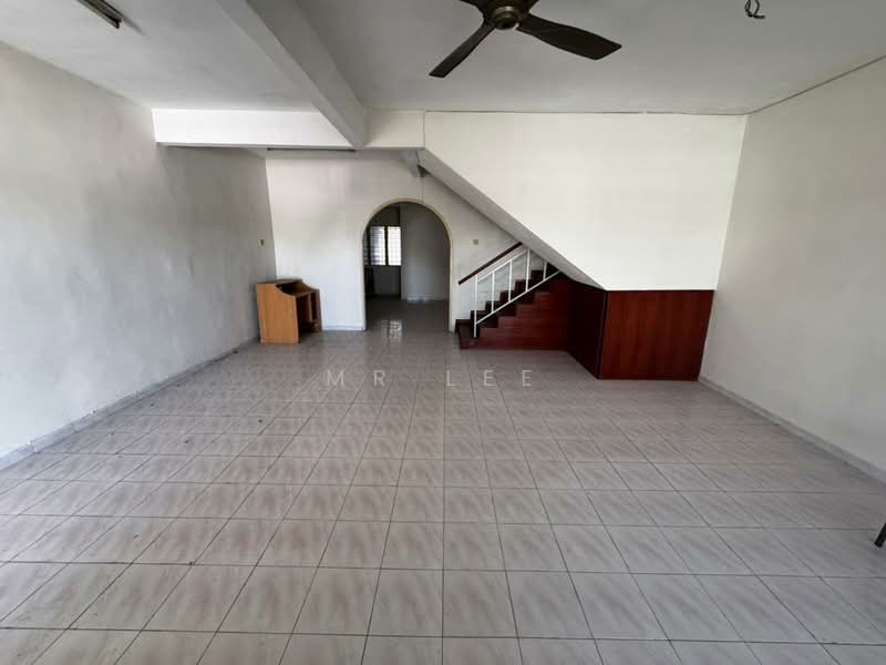 2.5-storey Terraced House for Sale in Bandar Baru Kampar (Kampar) - Mr Lee - Living Room - PropertyGuru.com.my