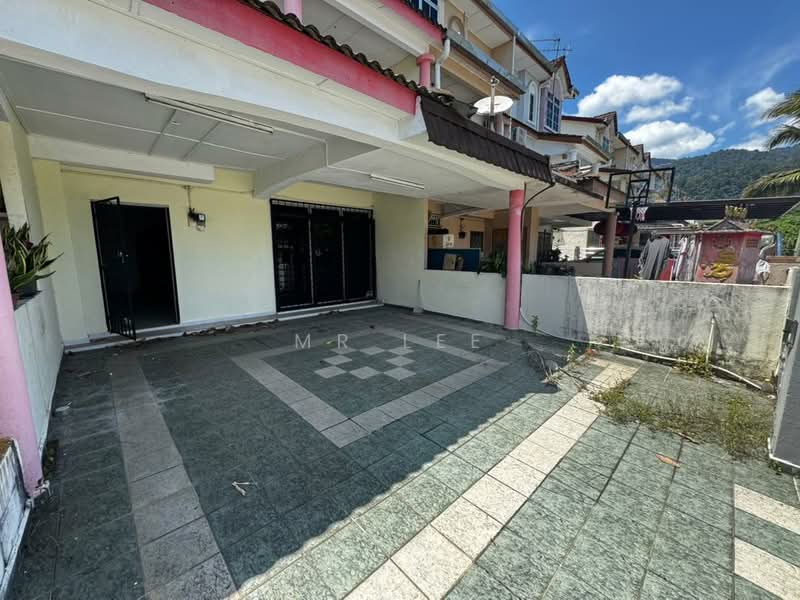 2.5-storey Terraced House for Sale in Bandar Baru Kampar (Kampar) - Mr Lee - Exterior - PropertyGuru.com.my