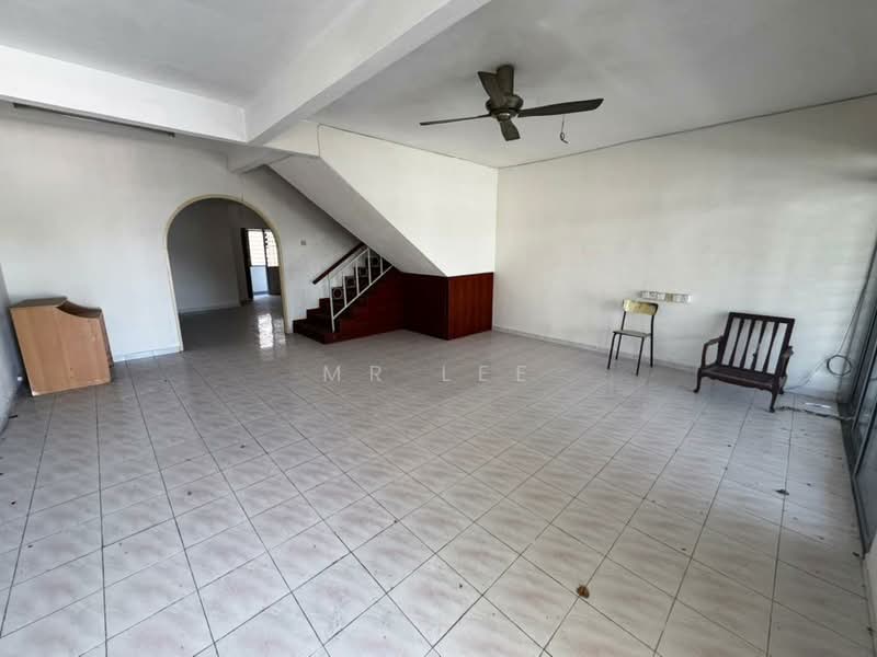 2.5-storey Terraced House for Sale in Bandar Baru Kampar (Kampar) - Mr Lee - Living Room - PropertyGuru.com.my