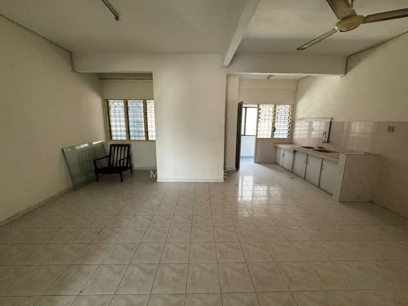 2.5-storey Terraced House for Sale in Bandar Baru Kampar (Kampar) - Mr Lee - Kitchen - PropertyGuru.com.my