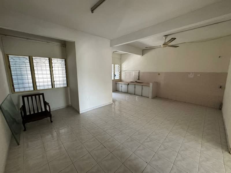 2.5-storey Terraced House for Sale in Bandar Baru Kampar (Kampar) - Mr Lee - Kitchen - PropertyGuru.com.my