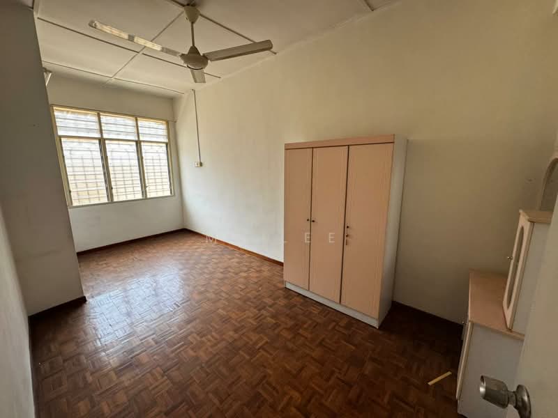 2.5-storey Terraced House for Sale in Bandar Baru Kampar (Kampar) - Mr Lee - Bedroom - PropertyGuru.com.my