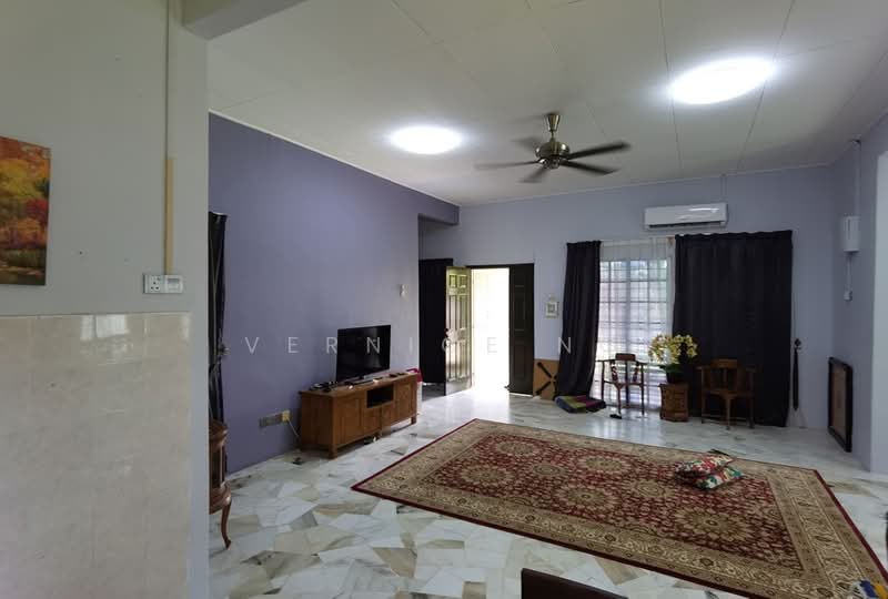 Bungalow for Sale in Pantai Sepang Putra (Sepang) - Vernice Ng - Living Room - PropertyGuru.com.my