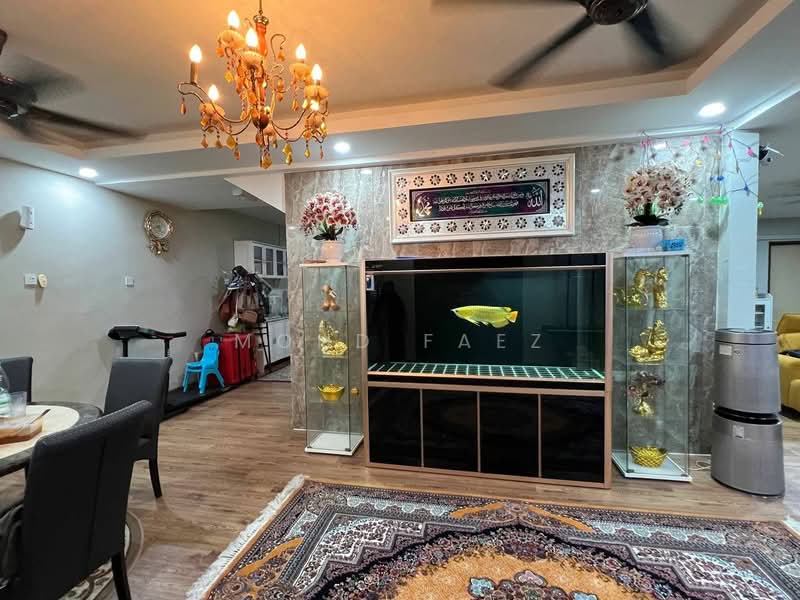 2-storey Terraced House for Sale in Taman Bukit Kempas (Tampoi) - Mohd Faez - Living Room - PropertyGuru.com.my