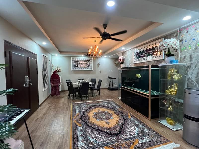 2-storey Terraced House for Sale in Taman Bukit Kempas (Tampoi) - Mohd Faez - Living Room - PropertyGuru.com.my