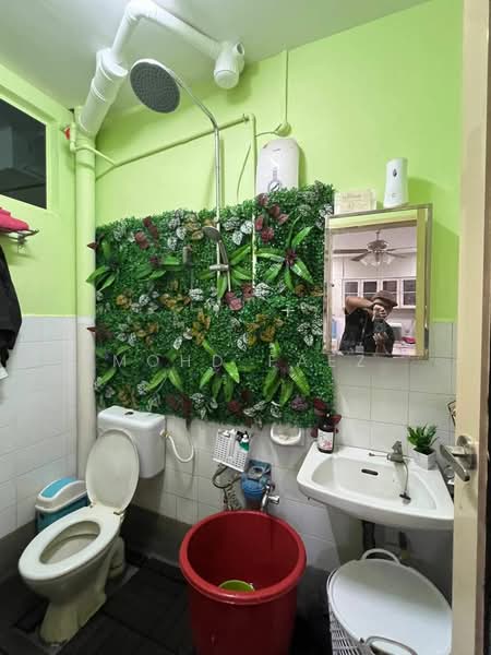 2-storey Terraced House for Sale in Taman Bukit Kempas (Tampoi) - Mohd Faez - Bathroom - PropertyGuru.com.my