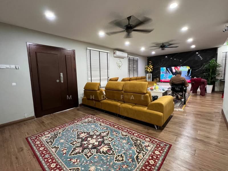 2-storey Terraced House for Sale in Taman Bukit Kempas (Tampoi) - Mohd Faez - Living Room - PropertyGuru.com.my