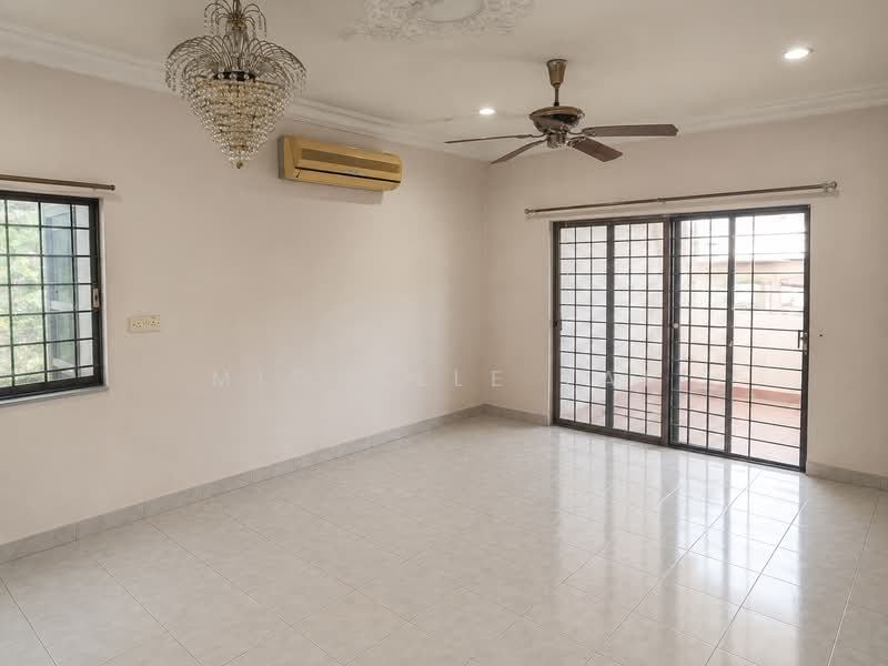 Rumah Teres 2 Tingkat untuk Dijual di Taman Sungai Besi Indah (Seri Kembangan) - Michelle Tai - Living Room - PropertyGuru.com.my