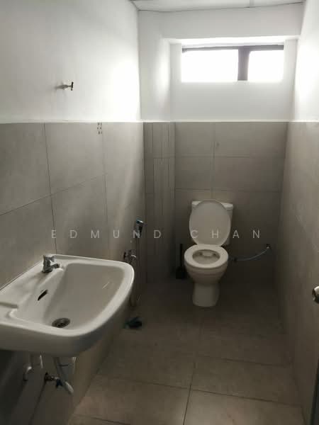 Kilang untuk Disewa di Puchong (Selangor) - Edmund Chan - Bathroom - PropertyGuru.com.my