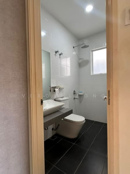 Bungalow for Sale in Seksyen U1 (Glenmarie) - Veron Leong - Bathroom - PropertyGuru.com.my
