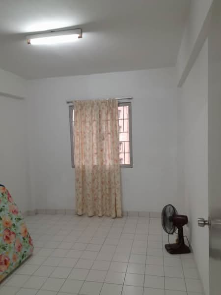 Pangsapuri untuk Dijual di Desa Dua Aman Puri - Yen . - Bedroom - PropertyGuru.com.my