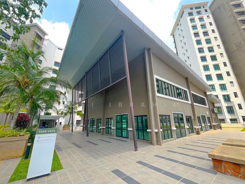 Condominium for Sale at Lake Vista Residence (Tasik Vista Residen) - Azli Ibrahim - Exterior - PropertyGuru.com.my
