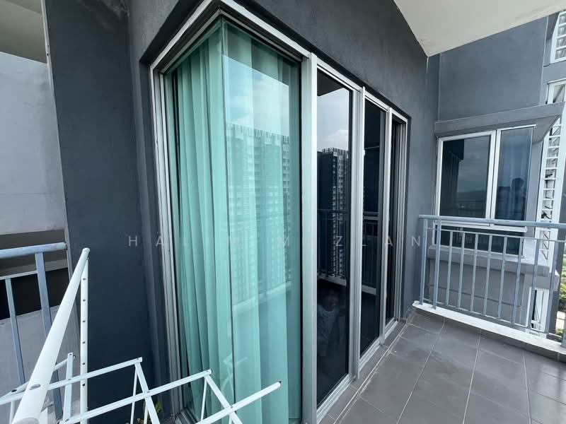 Service Residence for Sale at Savanna Executive Suite @ Southville City - Halim Mazlan - Balcony - PropertyGuru.com.my