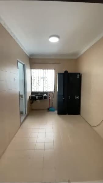 Kondominium untuk Dijual di Amadesa Resort Condominium - Chris Lim - Kitchen - PropertyGuru.com.my