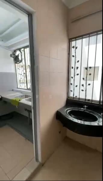 Kondominium untuk Dijual di Amadesa Resort Condominium - Chris Lim - Kitchen - PropertyGuru.com.my