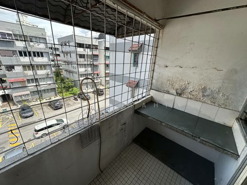 Pangsapuri untuk Dijual di Baiduri - Azli Ibrahim - Balcony - PropertyGuru.com.my