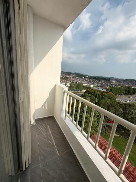 Pangsapuri untuk Dijual di Vista Pinggiran Apartment - Ai Faizal - Balcony - PropertyGuru.com.my